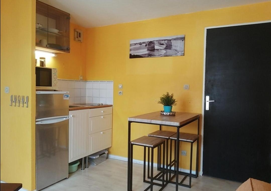 Apartment A 50 M De La Avec Wifi Et Netflix *