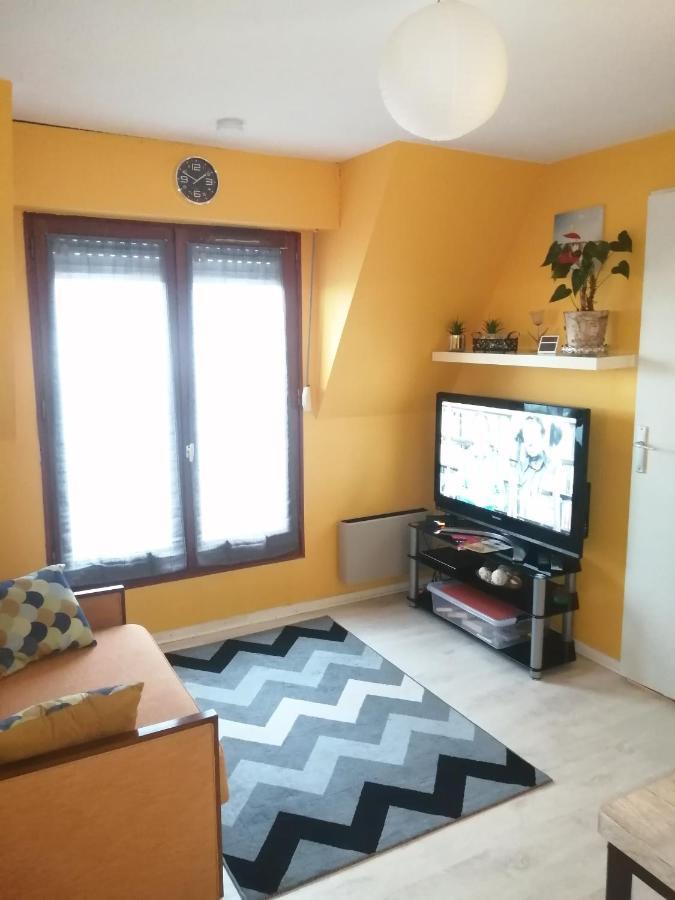 A 50 M De La Avec Wifi Et Netflix *
